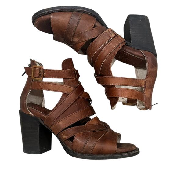 Freebird By Steven Claw Heel in Brown Distressed - Picture 9 of 10